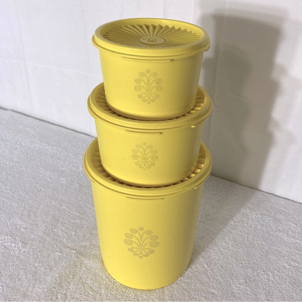Vintage Tupperware Yellow Servalier Nesting Stacking Storage Container Set 6pc